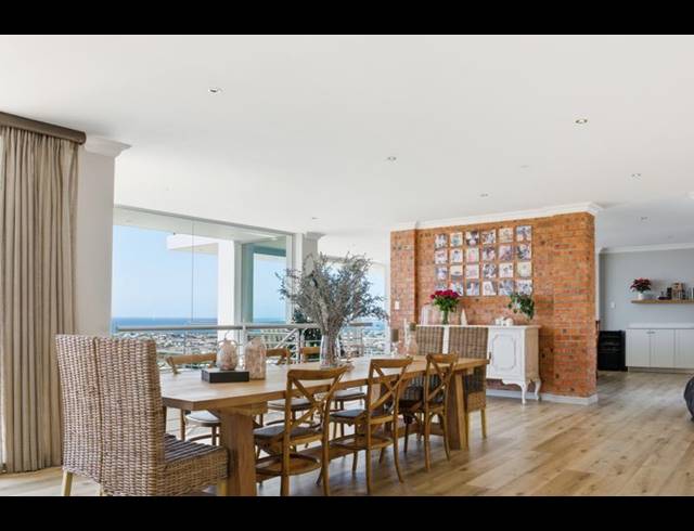 4 BEDROOM HOUSE FOR SALE IN HARTENBOS HEUWELS